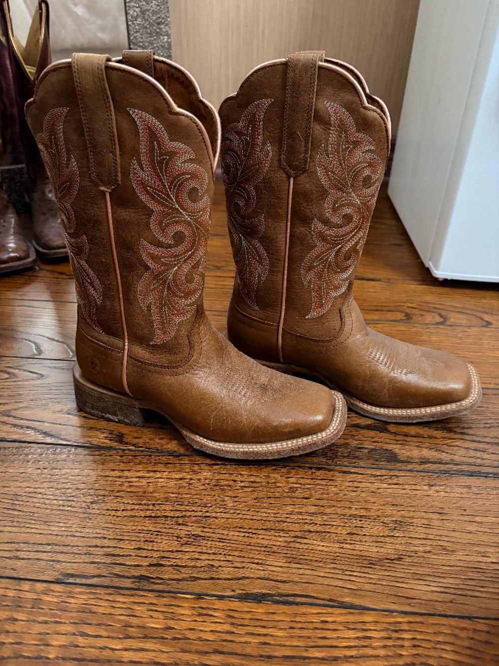 ARIAT WOMEN'S COUNTY LANE WIDE SQUARE TOE WESTERN BOOT